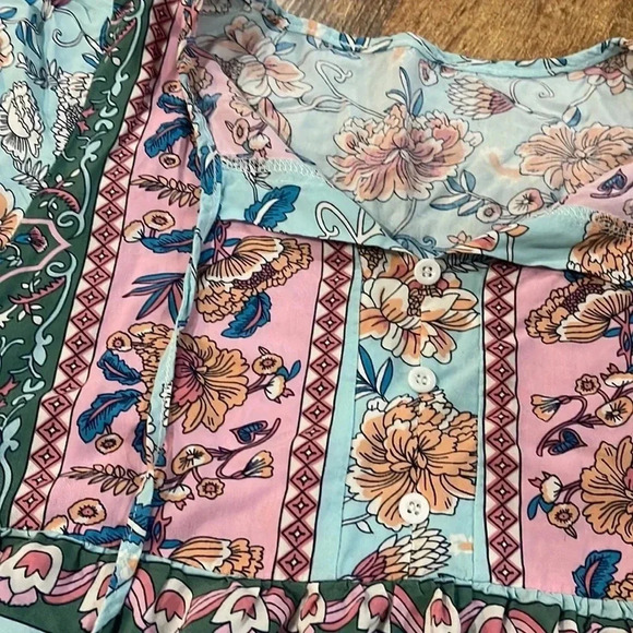 multicolored top size medium - Picture 2 of 5